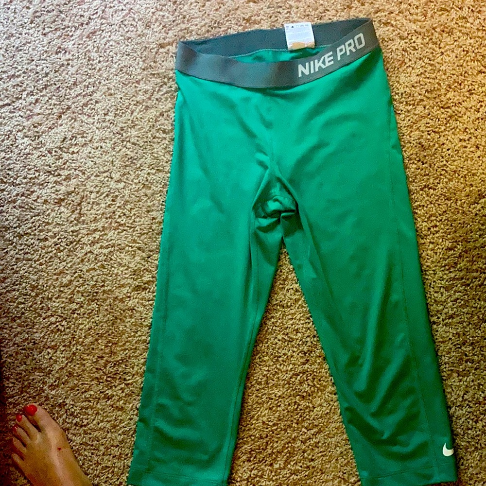 Nike pro pants green